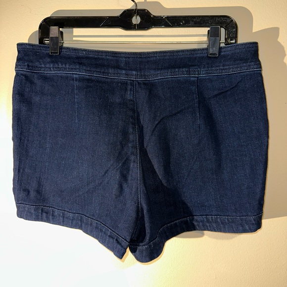 Boating Shorts - Picture 2 of 3